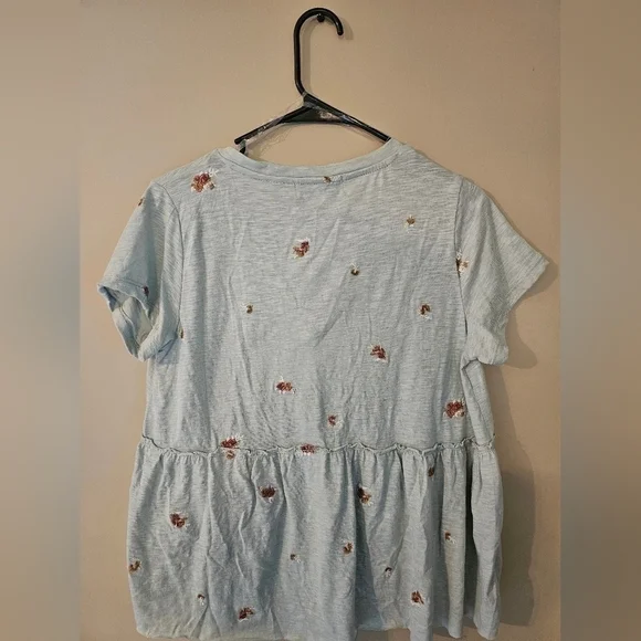 Penelope rose Floral top size medium - Picture 2 of 3